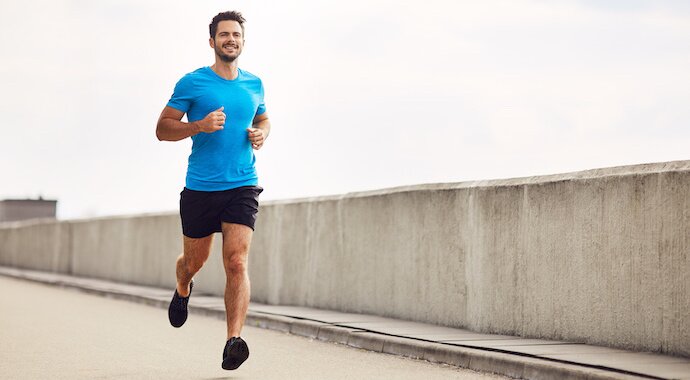 runners taking part in a 5k to burn calories